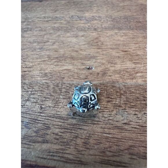 Adorable Pandora Sea Turtle charm - Picture 2 of 6